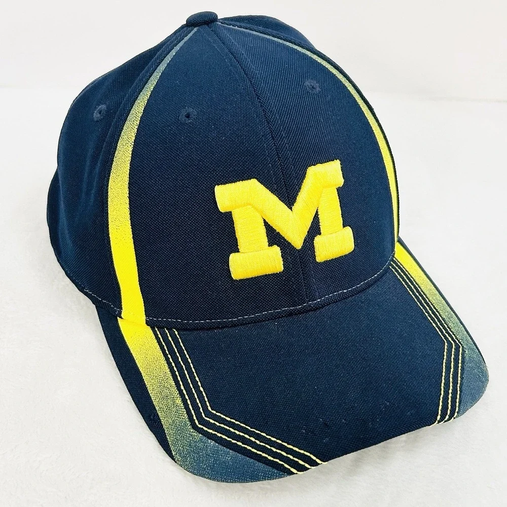 Adidas‎ Michigan Wolverines Climalite Team Logo Stretch Flex Hat Cap S/M Blue